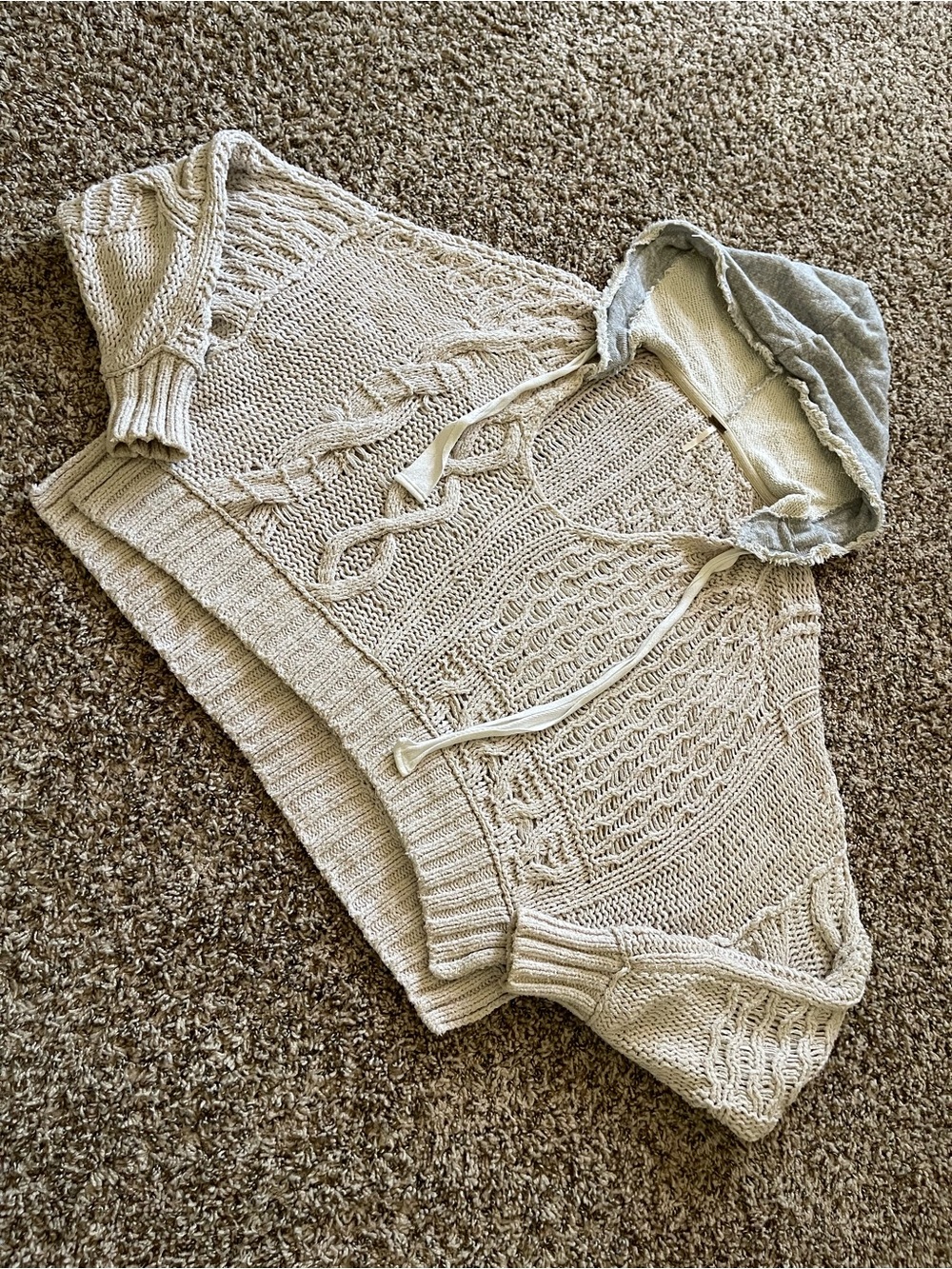 Free People Elan Tierra‎ Cable Knit Hoodie Sweater Cream Gray Size XS Oversized - Picture 6 of 16